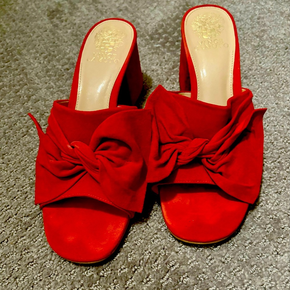 Vince Camuto slides
